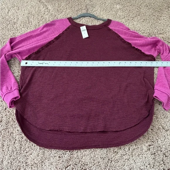 NWT new medium Anthropologie pilcro ruffled raglan thermal long sleeve top plum